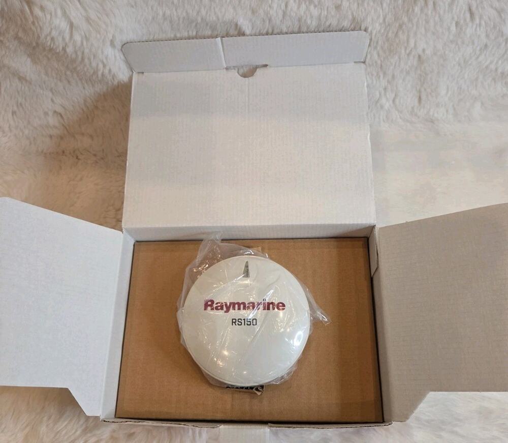 Raymarine RS150 GPS GLONASS Receiver Antenna E70310 SeaTalkng - Open Box
